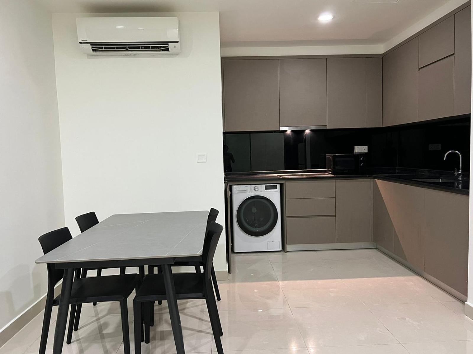 Impian II - The Peak Residence Phnom Penh Exterior foto